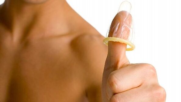 kondomi sormeen ja teini-ikäisen peniksen laajentuminen